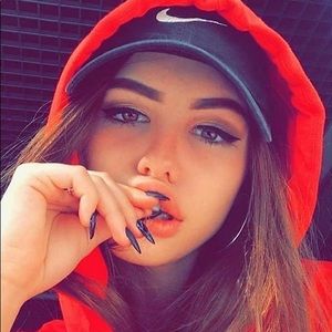 Meet your Posher, Viviane